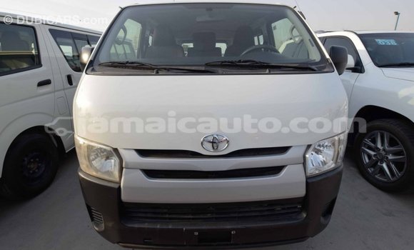 Acheter Import Voiture Toyota Hiace Blanc à Import - Dubai, Clarendon Acheter Import Voiture Toyota Hiace Blanc à Import - Dubai, Clarendon