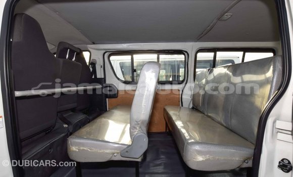 Acheter Import Voiture Toyota Hiace Blanc à Import - Dubai, Clarendon Acheter Import Voiture Toyota Hiace Blanc à Import - Dubai, Clarendon