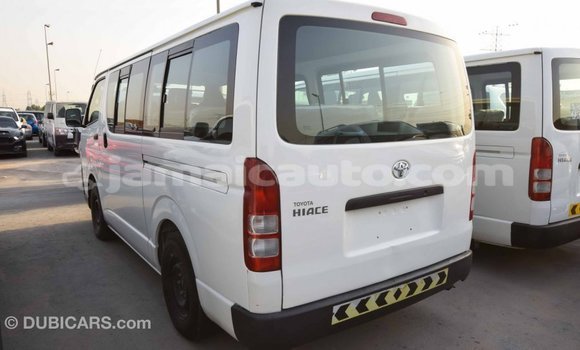 Acheter Import Voiture Toyota Hiace Blanc à Import - Dubai, Clarendon Acheter Import Voiture Toyota Hiace Blanc à Import - Dubai, Clarendon