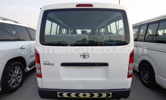Acheter Import Voiture Toyota Hiace Blanc à Import - Dubai, Clarendon Acheter Import Voiture Toyota Hiace Blanc à Import - Dubai, Clarendon