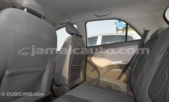 Acheter Import Voiture Kia Picanto Blanc à Import - Dubai, Clarendon Acheter Import Voiture Kia Picanto Blanc à Import - Dubai, Clarendon