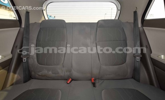 Acheter Import Voiture Kia Picanto Blanc à Import - Dubai, Clarendon Acheter Import Voiture Kia Picanto Blanc à Import - Dubai, Clarendon