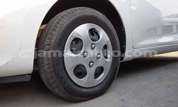 Acheter Import Voiture Kia Picanto Blanc à Import - Dubai, Clarendon Acheter Import Voiture Kia Picanto Blanc à Import - Dubai, Clarendon