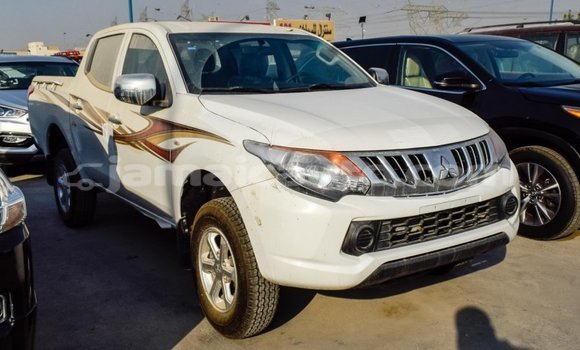 Acheter Import Voiture Mitsubishi L200 Blanc à Import - Dubai, Clarendon Acheter Import Voiture Mitsubishi L200 Blanc à Import - Dubai, Clarendon
