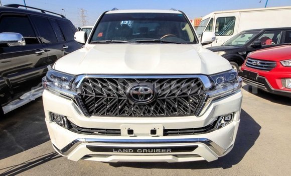 Acheter Import Voiture Toyota Land Cruiser Blanc à Import - Dubai, Clarendon Acheter Import Voiture Toyota Land Cruiser Blanc à Import - Dubai, Clarendon