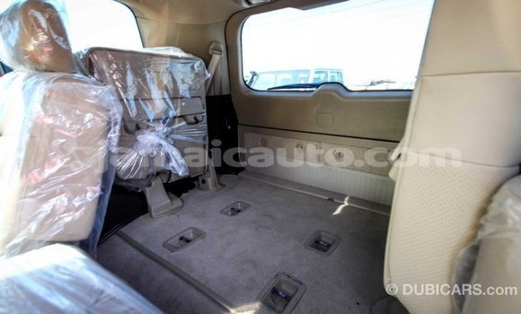 Acheter Import Voiture Toyota Land Cruiser Blanc à Import - Dubai, Clarendon Acheter Import Voiture Toyota Land Cruiser Blanc à Import - Dubai, Clarendon