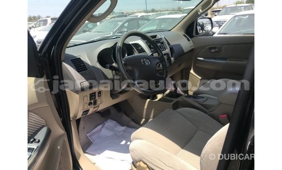 Acheter Import Voiture Toyota Fortuner Noir à Import - Dubai, Clarendon Acheter Import Voiture Toyota Fortuner Noir à Import - Dubai, Clarendon