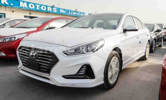 Acheter Import Voiture Hyundai Sonata Blanc à Import - Dubai, Clarendon Acheter Import Voiture Hyundai Sonata Blanc à Import - Dubai, Clarendon