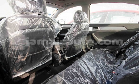 Acheter Import Voiture Hyundai Sonata Blanc à Import - Dubai, Clarendon Acheter Import Voiture Hyundai Sonata Blanc à Import - Dubai, Clarendon