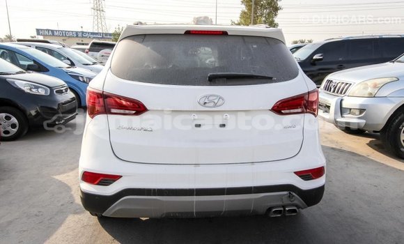 Acheter Import Voiture Hyundai Santa Fe Blanc à Import - Dubai, Clarendon Acheter Import Voiture Hyundai Santa Fe Blanc à Import - Dubai, Clarendon