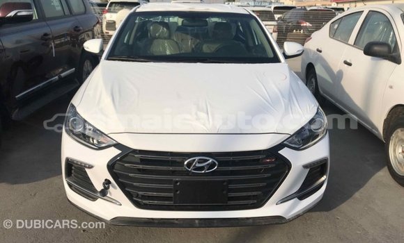 Acheter Import Voiture Hyundai Elantra Blanc à Import - Dubai, Clarendon Acheter Import Voiture Hyundai Elantra Blanc à Import - Dubai, Clarendon