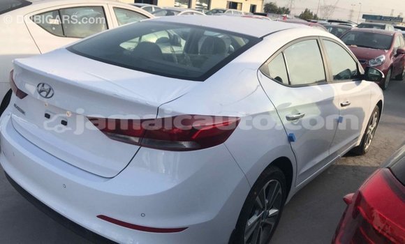 Acheter Import Voiture Hyundai Elantra Blanc à Import - Dubai, Clarendon Acheter Import Voiture Hyundai Elantra Blanc à Import - Dubai, Clarendon