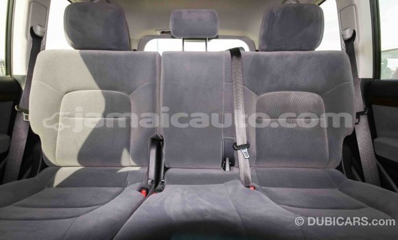 Acheter Import Voiture Toyota Land Cruiser Blanc à Import - Dubai, Clarendon Acheter Import Voiture Toyota Land Cruiser Blanc à Import - Dubai, Clarendon