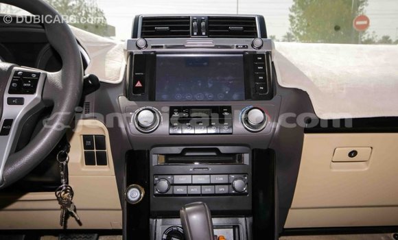 Acheter Import Voiture Toyota Prado Blanc à Import - Dubai, Clarendon Acheter Import Voiture Toyota Prado Blanc à Import - Dubai, Clarendon