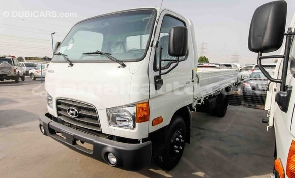 Acheter Import Voiture Hyundai Accent Blanc à Import - Dubai, Clarendon Acheter Import Voiture Hyundai Accent Blanc à Import - Dubai, Clarendon