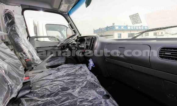 Acheter Import Voiture Hyundai Accent Blanc à Import - Dubai, Clarendon Acheter Import Voiture Hyundai Accent Blanc à Import - Dubai, Clarendon