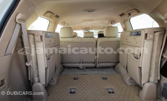 Acheter Import Voiture Toyota Land Cruiser Blanc à Import - Dubai, Clarendon Acheter Import Voiture Toyota Land Cruiser Blanc à Import - Dubai, Clarendon