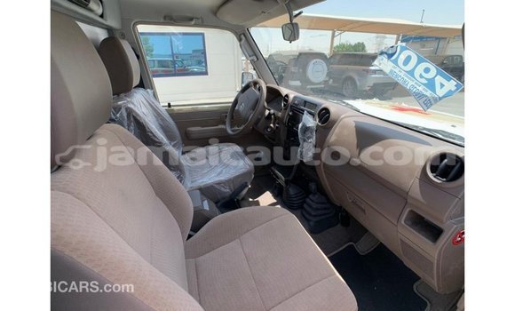 Buy Import Toyota Land Cruiser Beige Car in Import - Dubai in Clarendon Buy Import Toyota Land Cruiser Beige Car in Import - Dubai in Clarendon