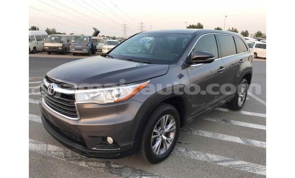 Acheter Import Voiture Toyota Highlander Autre à Import - Dubai, Clarendon Acheter Import Voiture Toyota Highlander Autre à Import - Dubai, Clarendon