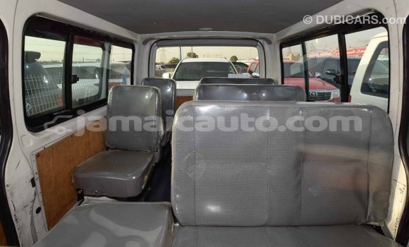 Acheter Import Voiture Toyota Hiace Blanc à Import - Dubai, Clarendon Acheter Import Voiture Toyota Hiace Blanc à Import - Dubai, Clarendon