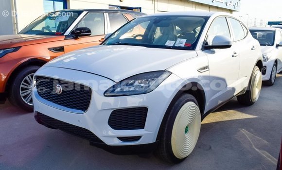 Acheter Import Voiture Jaguar E-Pace Blanc à Import - Dubai, Clarendon Acheter Import Voiture Jaguar E-Pace Blanc à Import - Dubai, Clarendon