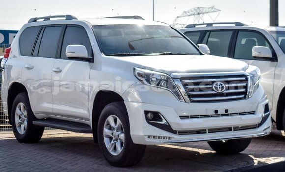 Acheter Import Voiture Toyota Prado Blanc à Import - Dubai, Clarendon Acheter Import Voiture Toyota Prado Blanc à Import - Dubai, Clarendon