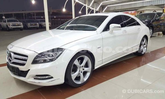 Buy Import Mercedes-Benz 190 (W201) White Car in Import - Dubai in Clarendon Buy Import Mercedes-Benz 190 (W201) White Car in Import - Dubai in Clarendon
