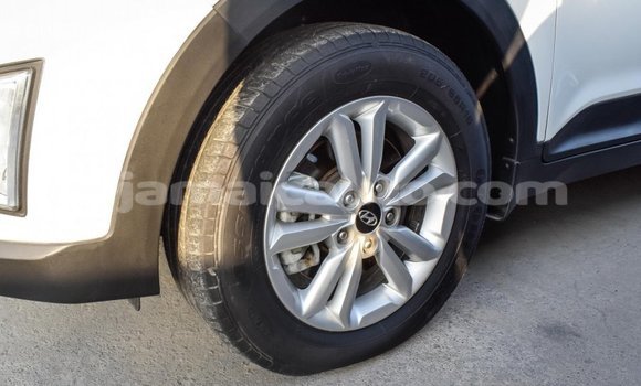 Acheter Import Voiture Hyundai Creta Blanc à Import - Dubai, Clarendon Acheter Import Voiture Hyundai Creta Blanc à Import - Dubai, Clarendon