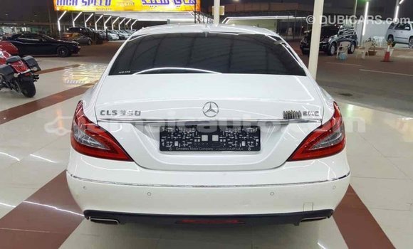 Buy Import Mercedes-Benz 190 (W201) White Car in Import - Dubai in Clarendon Buy Import Mercedes-Benz 190 (W201) White Car in Import - Dubai in Clarendon