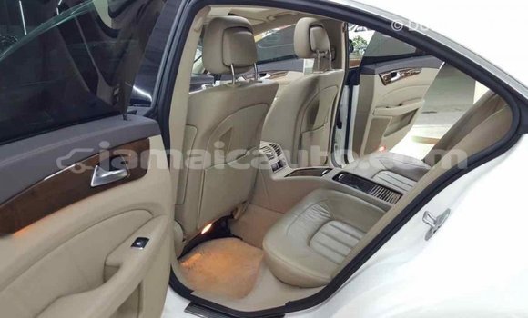 Buy Import Mercedes-Benz 190 (W201) White Car in Import - Dubai in Clarendon Buy Import Mercedes-Benz 190 (W201) White Car in Import - Dubai in Clarendon