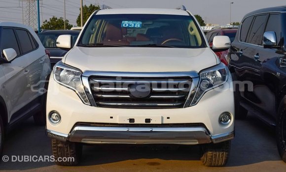 Acheter Import Voiture Toyota Prado Blanc à Import - Dubai, Clarendon Acheter Import Voiture Toyota Prado Blanc à Import - Dubai, Clarendon