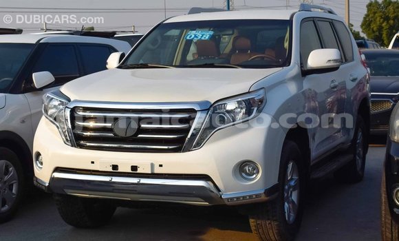 Acheter Import Voiture Toyota Prado Blanc à Import - Dubai, Clarendon Acheter Import Voiture Toyota Prado Blanc à Import - Dubai, Clarendon