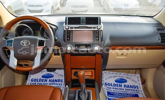 Acheter Import Voiture Toyota Prado Blanc à Import - Dubai, Clarendon Acheter Import Voiture Toyota Prado Blanc à Import - Dubai, Clarendon