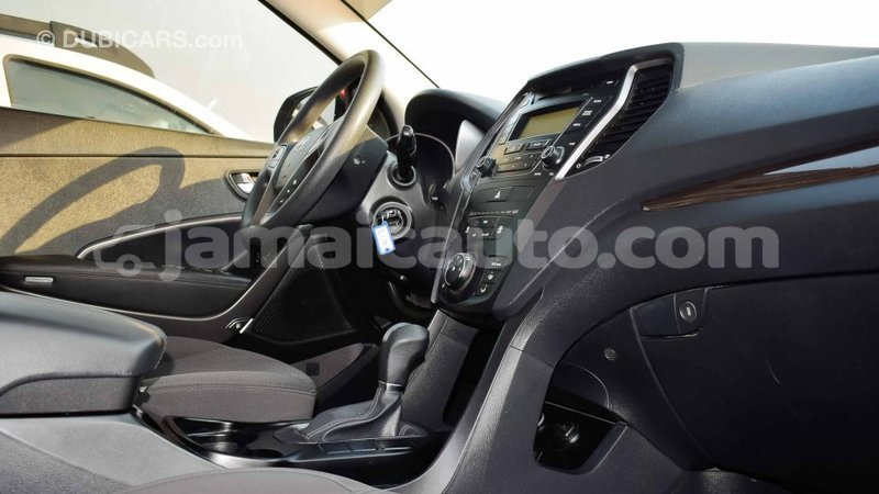 Big with watermark hyundai santa fe clarendon import dubai 1315