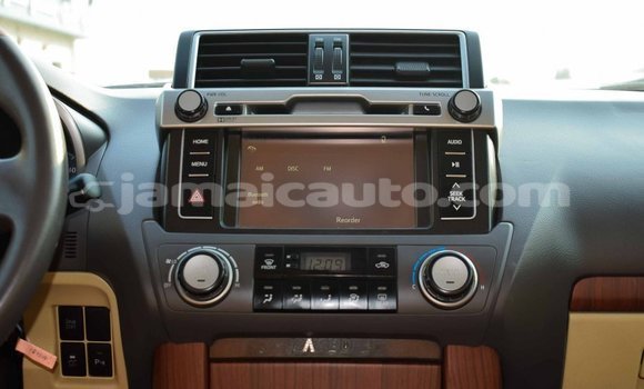 Acheter Import Voiture Toyota Prado Blanc à Import - Dubai, Clarendon Acheter Import Voiture Toyota Prado Blanc à Import - Dubai, Clarendon