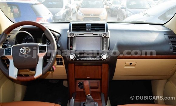 Acheter Import Voiture Toyota Prado Blanc à Import - Dubai, Clarendon Acheter Import Voiture Toyota Prado Blanc à Import - Dubai, Clarendon