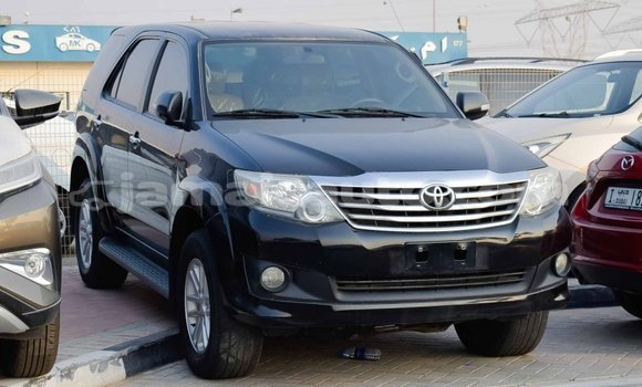 Acheter Import Voiture Toyota Fortuner Noir à Import - Dubai, Clarendon Acheter Import Voiture Toyota Fortuner Noir à Import - Dubai, Clarendon