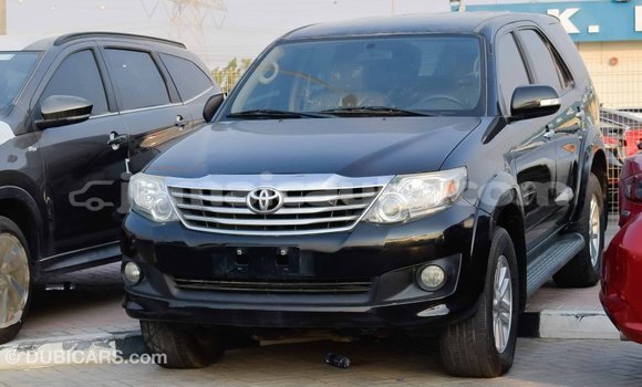 Acheter Import Voiture Toyota Fortuner Noir à Import - Dubai, Clarendon Acheter Import Voiture Toyota Fortuner Noir à Import - Dubai, Clarendon