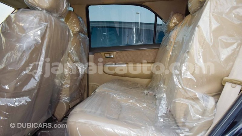 Big with watermark toyota fortuner clarendon import dubai 1323