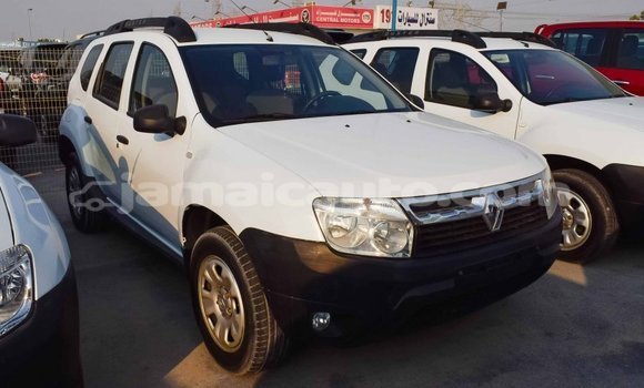 Buy Import Renault Duster White Car in Import - Dubai in Clarendon