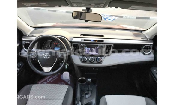 Acheter Import Utilitaire Toyota HiAce Rouge à Import - Dubai, Clarendon Acheter Import Utilitaire Toyota HiAce Rouge à Import - Dubai, Clarendon