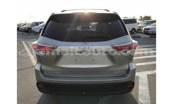 Acheter Import Voiture Toyota Highlander Autre à Import - Dubai, Clarendon Acheter Import Voiture Toyota Highlander Autre à Import - Dubai, Clarendon