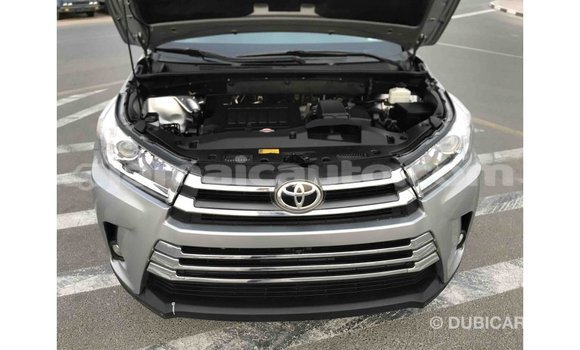 Acheter Import Voiture Toyota Highlander Autre à Import - Dubai, Clarendon Acheter Import Voiture Toyota Highlander Autre à Import - Dubai, Clarendon