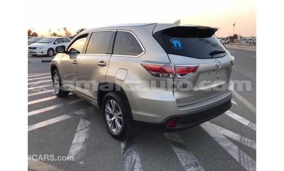 Acheter Import Voiture Toyota Highlander Autre à Import - Dubai, Clarendon Acheter Import Voiture Toyota Highlander Autre à Import - Dubai, Clarendon