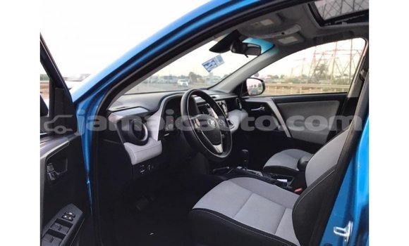 Acheter Import Utilitaire Toyota HiAce Bleu à Import - Dubai, Clarendon Acheter Import Utilitaire Toyota HiAce Bleu à Import - Dubai, Clarendon