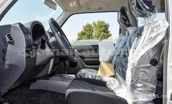 Acheter Import Voiture Suzuki Jimny Autre à Import - Dubai, Clarendon Acheter Import Voiture Suzuki Jimny Autre à Import - Dubai, Clarendon