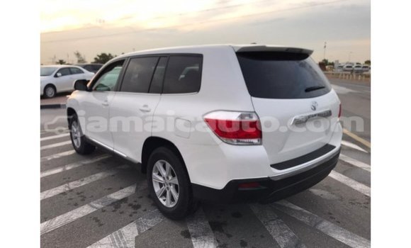 Acheter Import Voiture Toyota Highlander Blanc à Import - Dubai, Clarendon Acheter Import Voiture Toyota Highlander Blanc à Import - Dubai, Clarendon