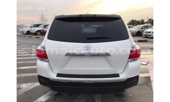 Acheter Import Voiture Toyota Highlander Blanc à Import - Dubai, Clarendon Acheter Import Voiture Toyota Highlander Blanc à Import - Dubai, Clarendon