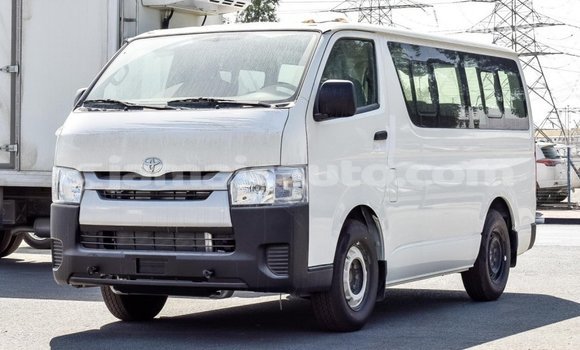 Acheter Import Voiture Toyota Hiace Blanc à Import - Dubai, Clarendon Acheter Import Voiture Toyota Hiace Blanc à Import - Dubai, Clarendon