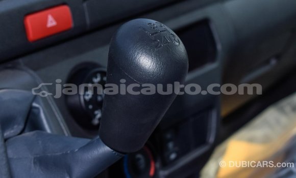 Acheter Import Voiture Toyota Hiace Blanc à Import - Dubai, Clarendon Acheter Import Voiture Toyota Hiace Blanc à Import - Dubai, Clarendon